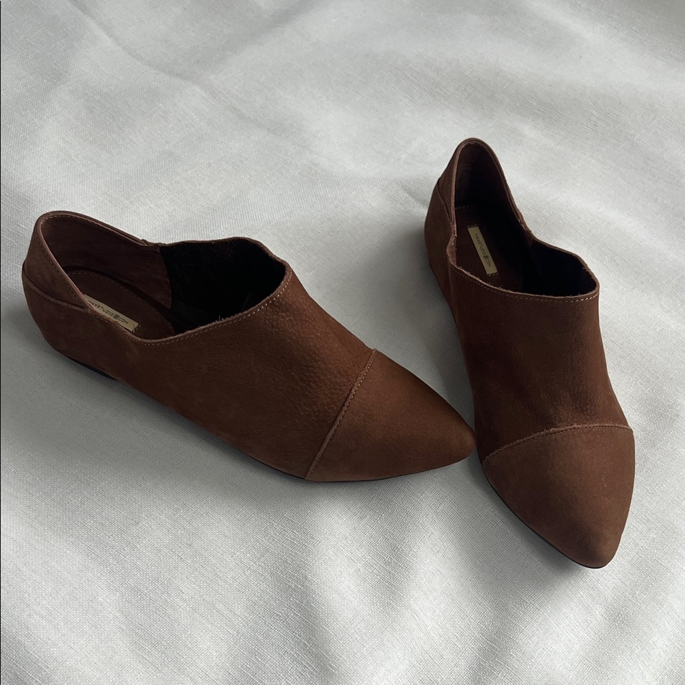 Max Studio New All Lather Brown Suede Pointed Toe Slip-On Flats